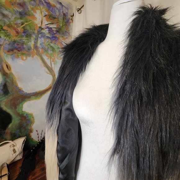 #066. NWT Black and Tan Ombre Faux Fur Vest-Buffalo by David Bitton - Picture 6 of 9
